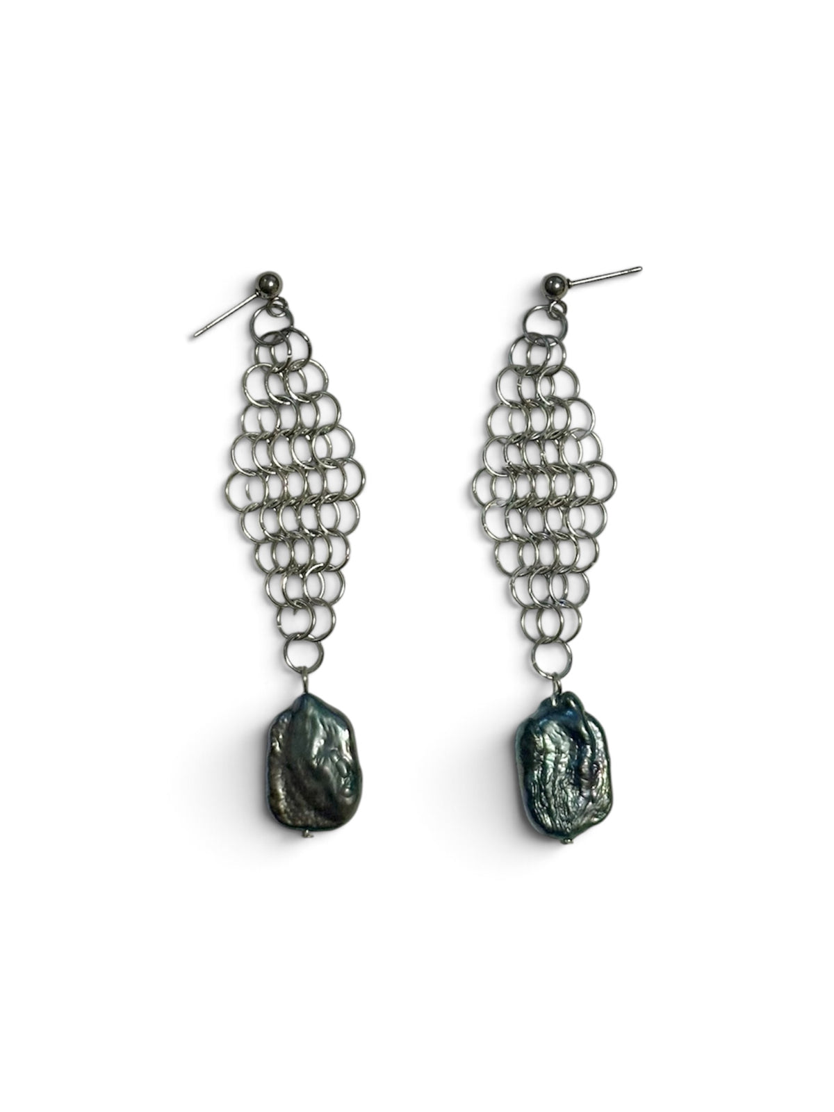 Chainmail black earrings