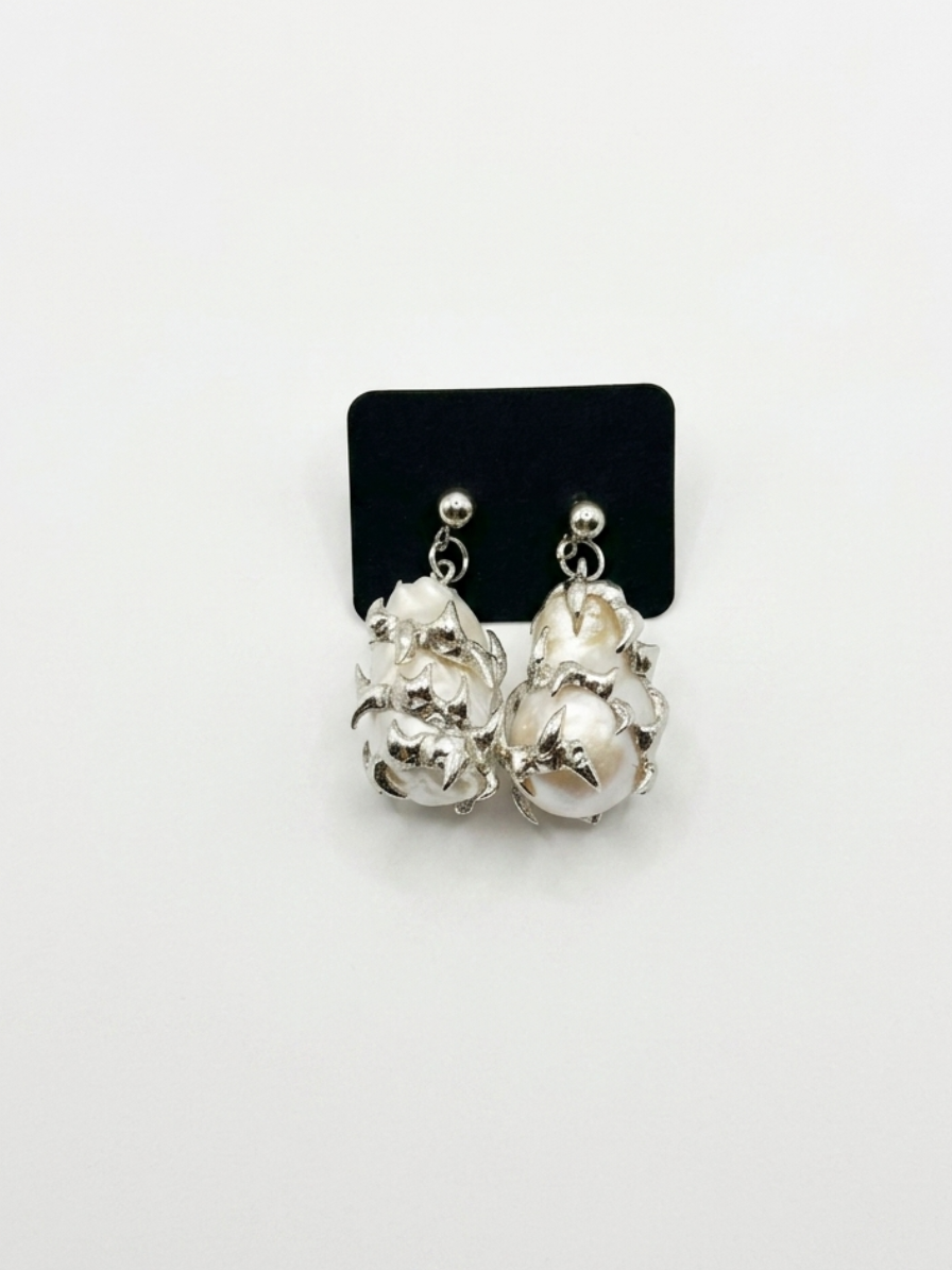Baroque pearl earrings