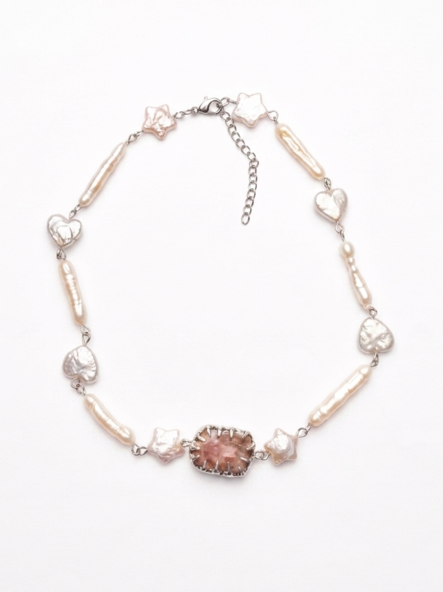 Baroque pearl choker