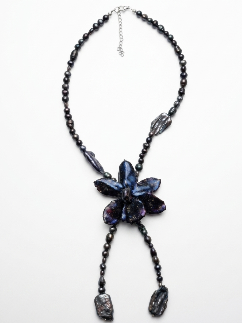 Black orchid necklace