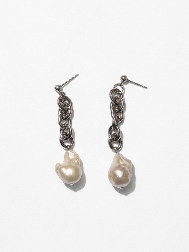 Chain earrings